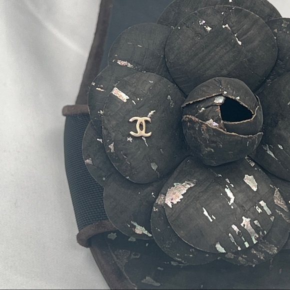 CHANEL Camellia Dark Brown Mesh Suede CC T-Strap Cork Wedge Sandals Size 39 US 9 - Picture 4 of 15